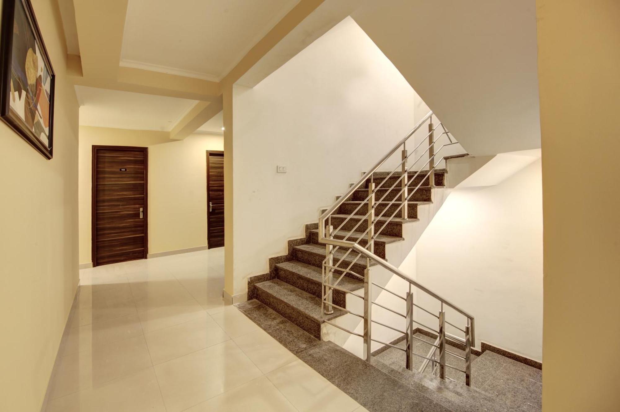 Limewood Stay - Executive Huda City Center คูร์เคาน์ ภายนอก รูปภาพ