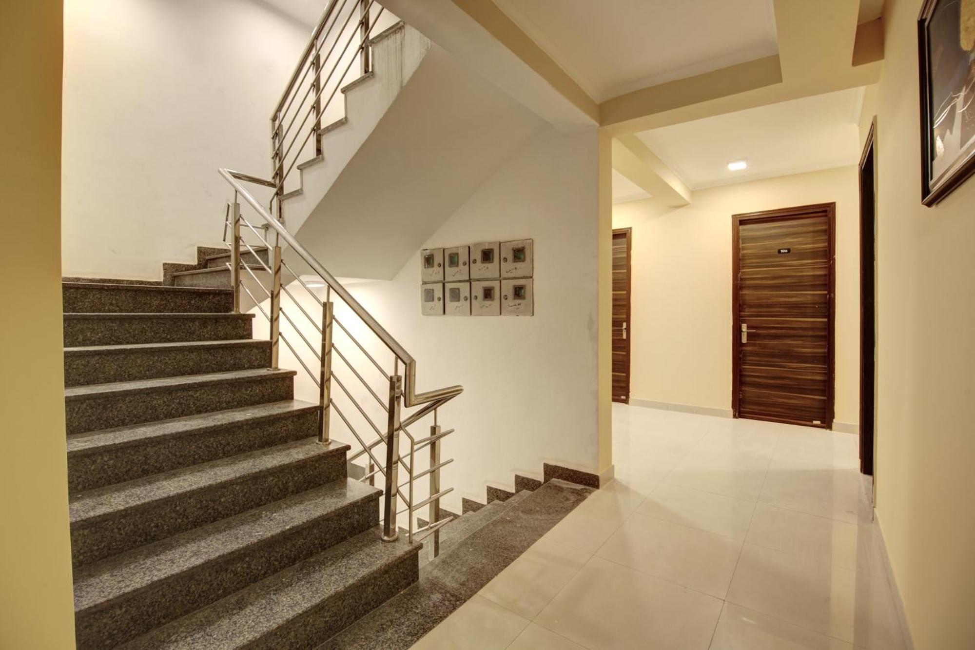 Limewood Stay - Executive Huda City Center คูร์เคาน์ ภายนอก รูปภาพ