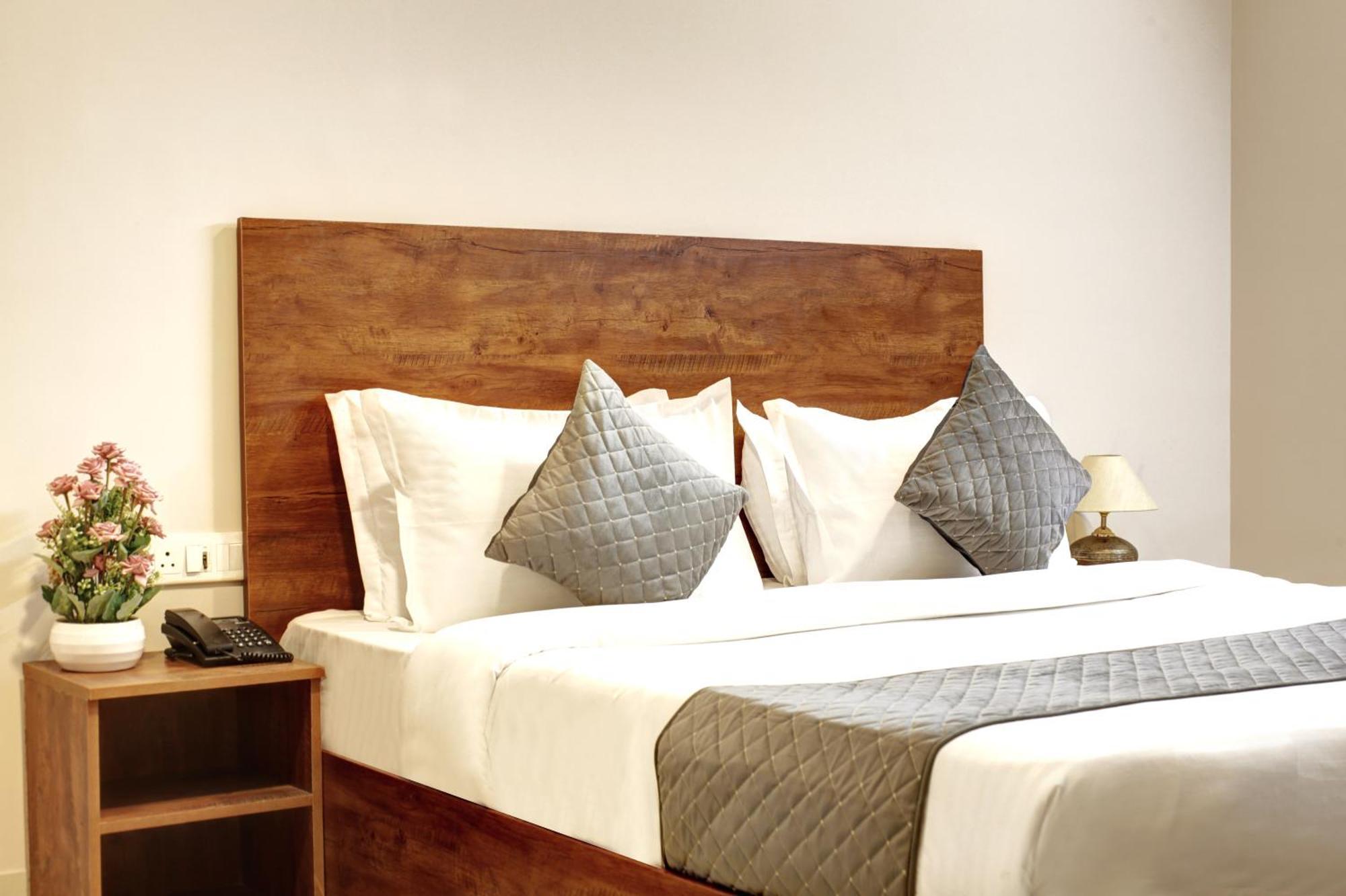 Limewood Stay - Executive Huda City Center คูร์เคาน์ ภายนอก รูปภาพ
